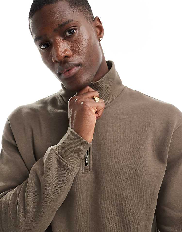 https://images.asos-media.com/products/jack-jones-relaxed-fit-quarter-zip-sweat-in-khaki/206040690-3?$n_750w$&wid=750&fit=constrain