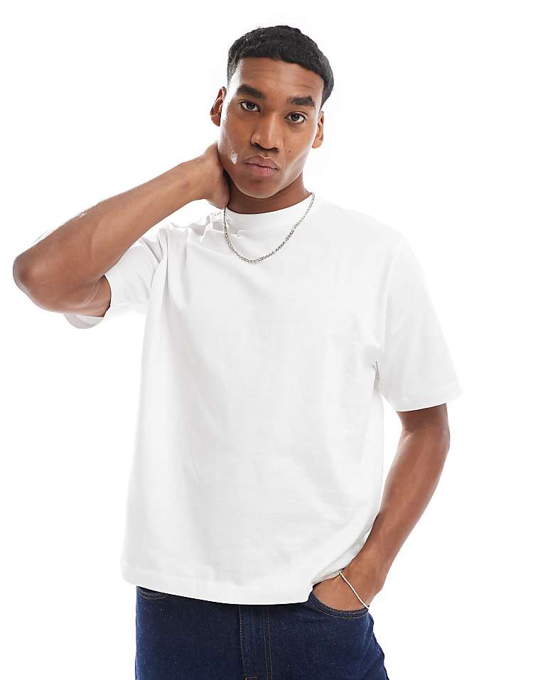 https://images.asos-media.com/products/cotton-on-cropped-fit-t-shirt-in-white/207567048-1-white?$n_750w$&wid=750&fit=constrain