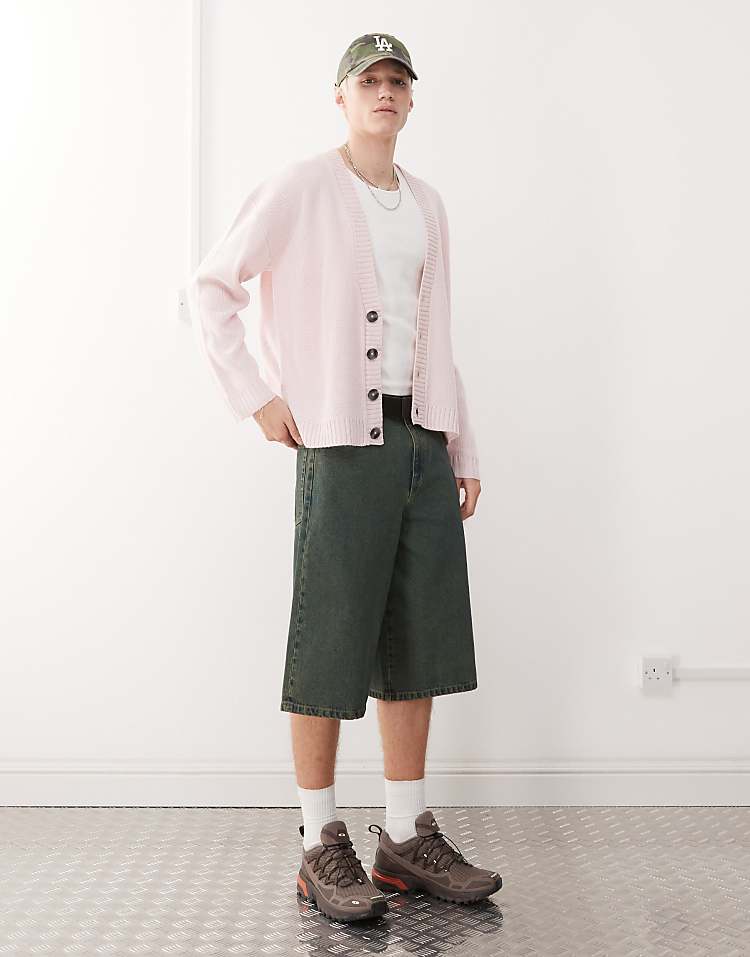 https://images.asos-media.com/products/collusion-v-neck-knitted-cardigan-in-pink/207593320-3?$n_750w$&wid=750&fit=constrain