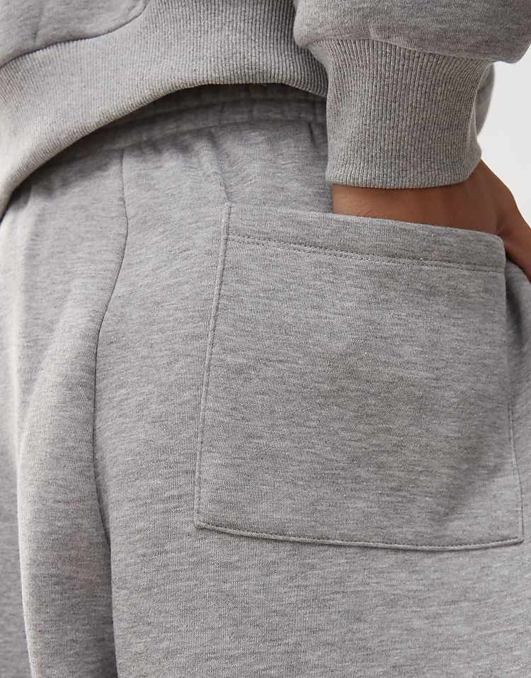 https://images.asos-media.com/products/reclaimed-vintage-unisex-heavyweight-wide-leg-jogger-co-ord-in-grey-marl/207622741-3?$n_750w$&wid=750&fit=constrain