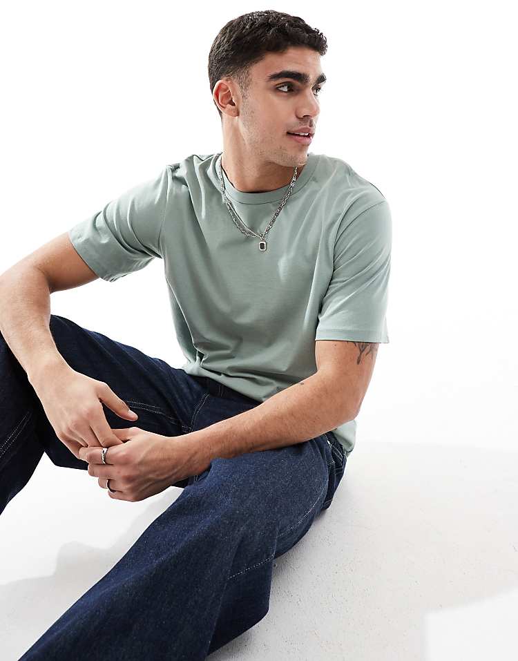 https://images.asos-media.com/products/jj-rebel-oversized-t-shirt-in-light-green/207629343-2?$n_750w$&wid=750&fit=constrain