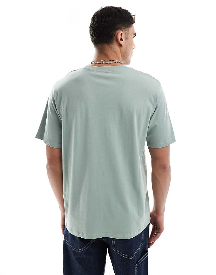 https://images.asos-media.com/products/jj-rebel-oversized-t-shirt-in-light-green/207629343-4?$n_750w$&wid=750&fit=constrain