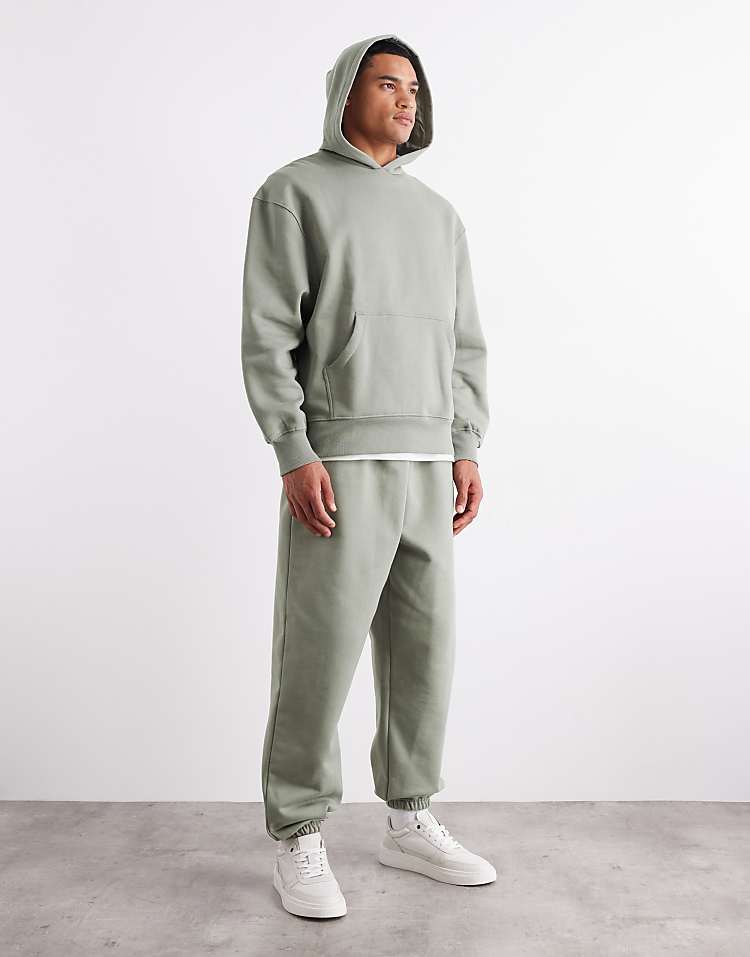 https://images.asos-media.com/products/asos-design-premium-heavyweight-relaxed-jogger-in-400gsm-in-dried-sage/208442006-1-driedsage?$n_750w$&wid=750&fit=constrain