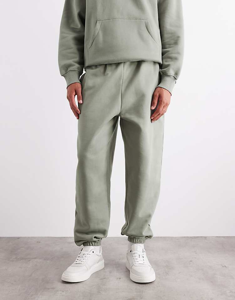 https://images.asos-media.com/products/asos-design-premium-heavyweight-relaxed-jogger-in-400gsm-in-dried-sage/208442006-2?$n_750w$&wid=750&fit=constrain