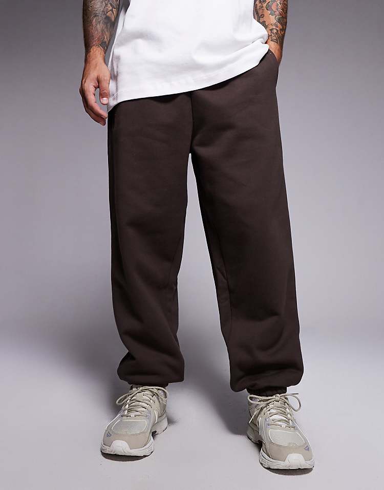 https://images.asos-media.com/products/asos-design-premium-heavyweight-oversized-joggers-in-400gsm-in-brown/208442016-1-bracken?$n_750w$&wid=750&fit=constrain