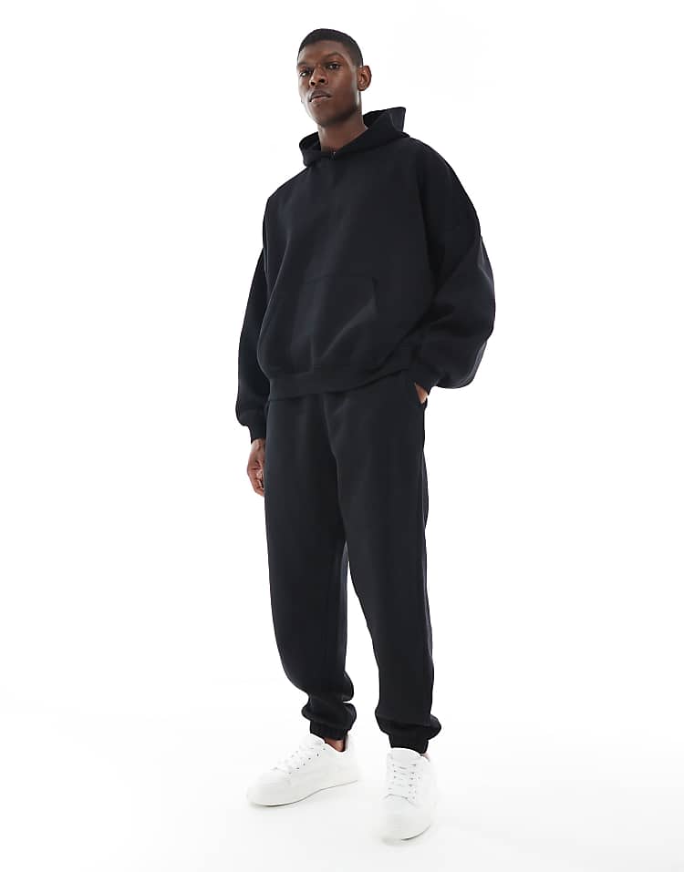https://images.asos-media.com/products/asos-design-essentials-relaxed-jogger-in-black/208549945-1-black?$n_750w$&wid=750&fit=constrain