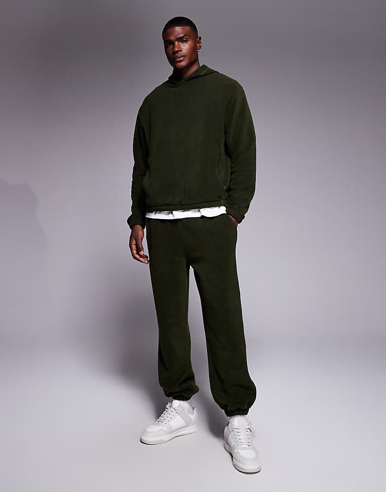 https://images.asos-media.com/products/asos-design-co-ord-tapered-fleece-jogger-in-green/208550270-2?$n_750w$&wid=750&fit=constrain