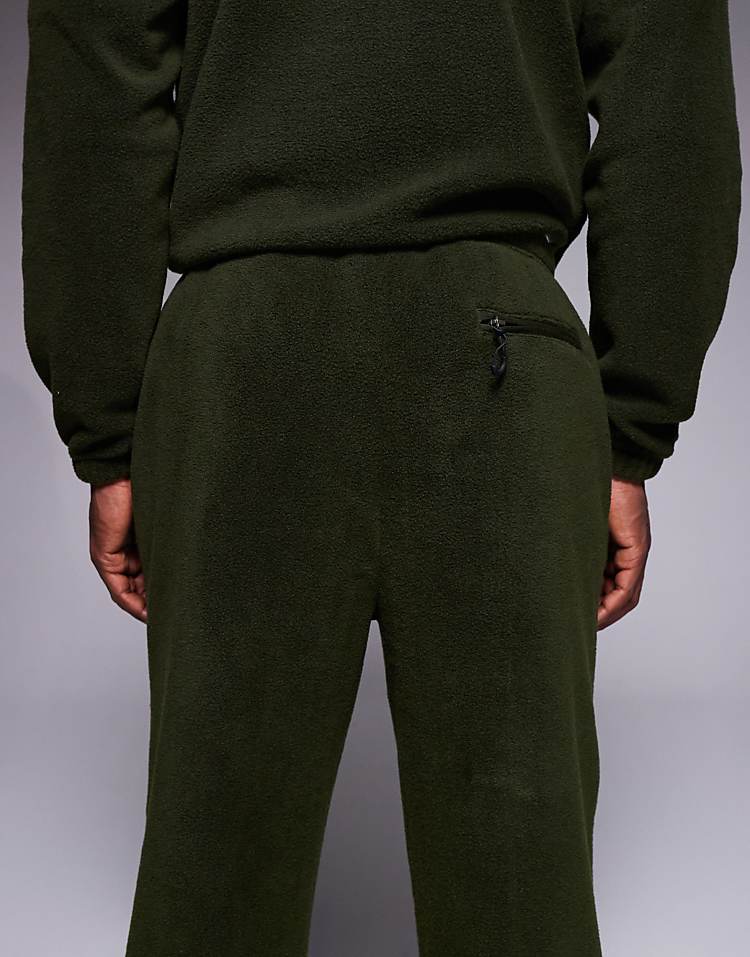https://images.asos-media.com/products/asos-design-co-ord-tapered-fleece-jogger-in-green/208550270-4?$n_750w$&wid=750&fit=constrain