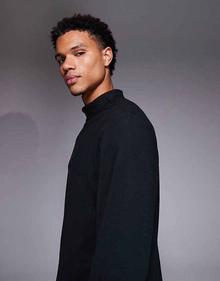 https://images.asos-media.com/products/4505-running-thermal-interlock-1-4-zip-long-sleeve-training-top-in-black/208667667-4?$n_750w$&wid=750&fit=constrain