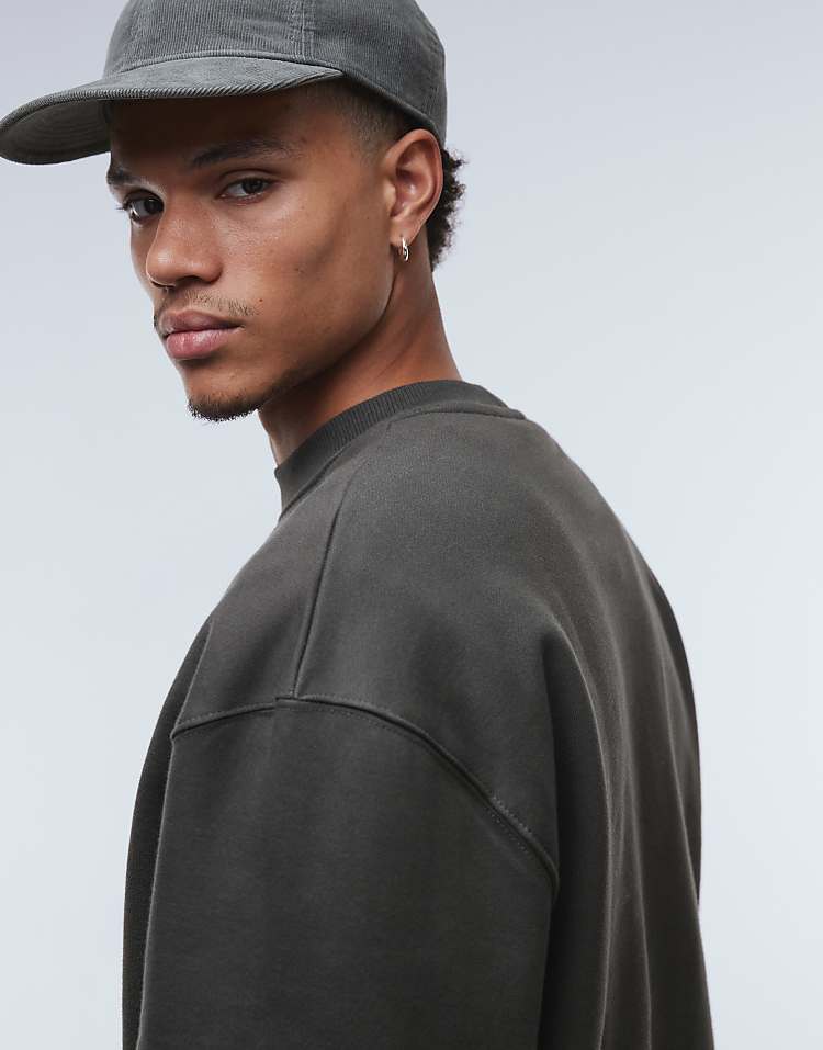 https://images.asos-media.com/products/asos-design-premium-heavyweight-oversized-sweatshirt-in-400-gsm-khaki/208784851-5?$n_750w$&wid=750&fit=constrain