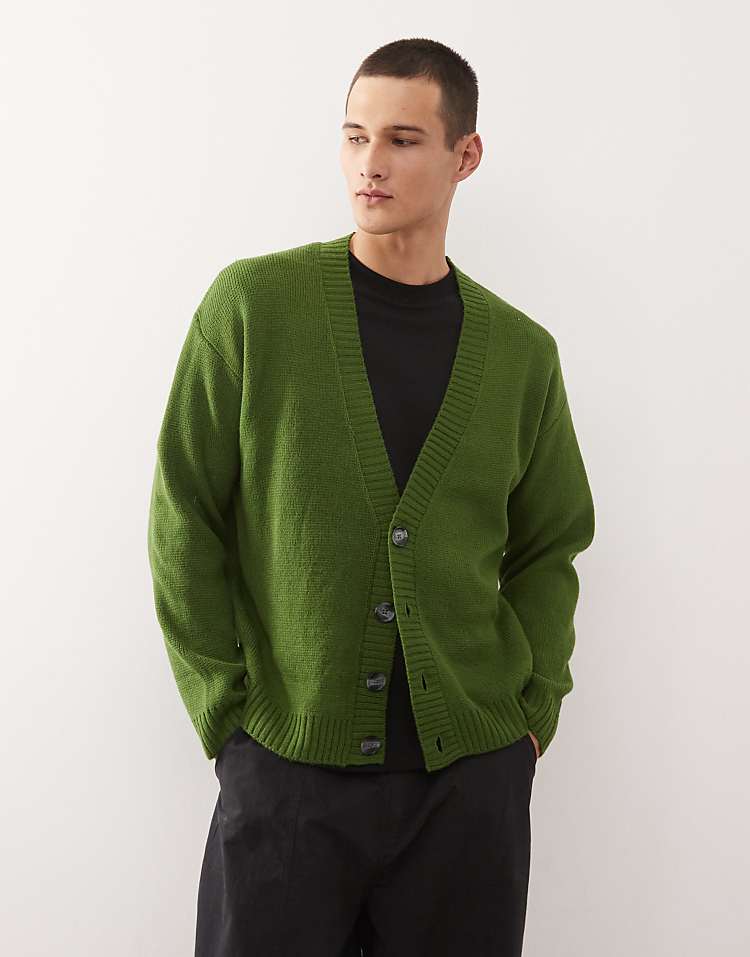 https://images.asos-media.com/products/collusion-v-neck-knitted-cardigan-in-khaki/208788281-2?$n_750w$&wid=750&fit=constrain