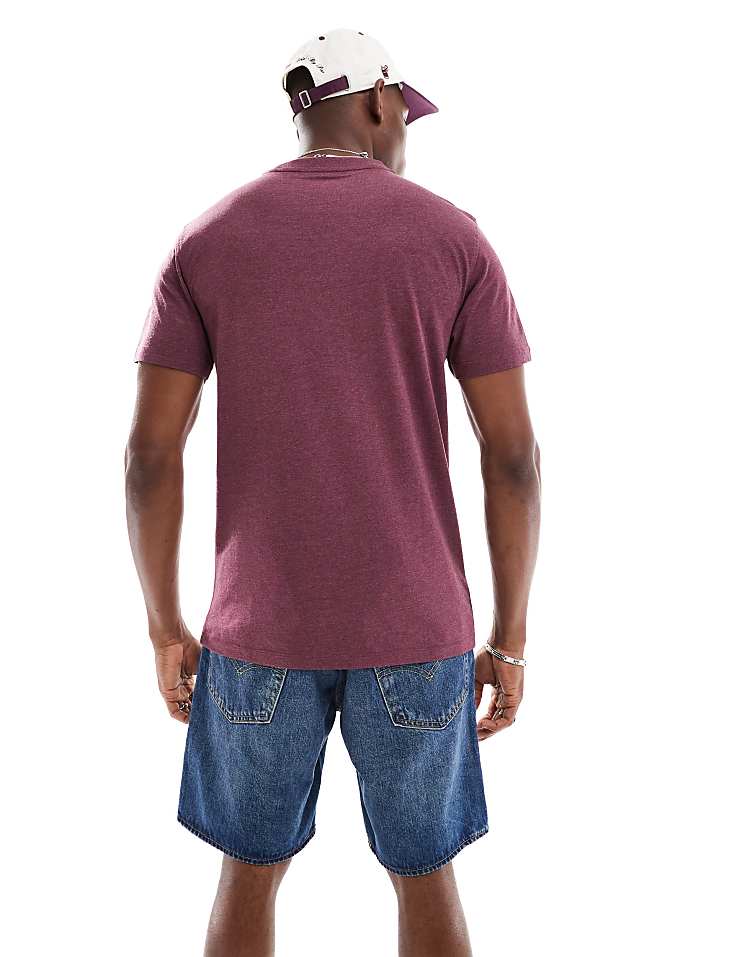 https://images.asos-media.com/products/only-sons-regular-fit-t-shirt-in-burgundy/208908116-4?$n_750w$&wid=750&fit=constrain