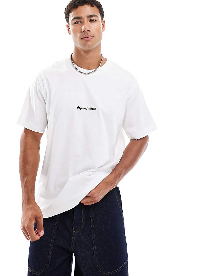 https://images.asos-media.com/products/jack-jones-oversize-t-shirt-with-originals-embroidery-in-white/208948601-1-brightwhite?$n_750w$&wid=750&fit=constrain
