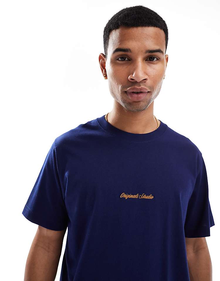 https://images.asos-media.com/products/jack-jones-original-studios-oversized-t-shirt-in-navy-and-gold/208948897-2?$n_750w$&wid=750&fit=constrain
