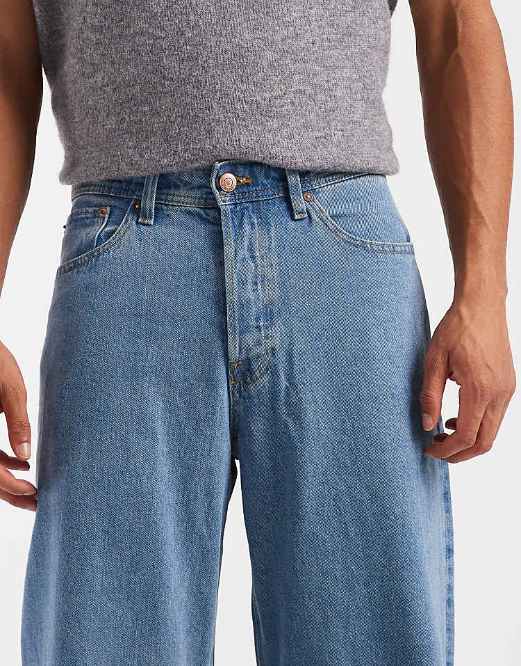 https://images.asos-media.com/products/jack-jones-dave-super-baggy-jeans-in-blue/208949830-4?$n_750w$&wid=750&fit=constrain