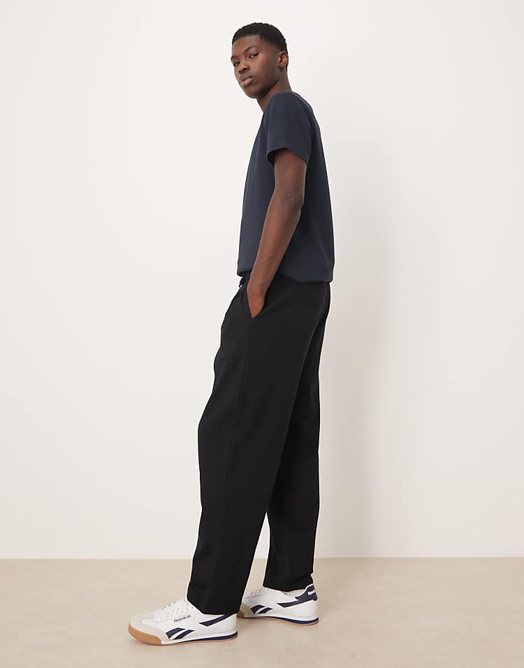 https://images.asos-media.com/products/asos-design-oversized-joggers-with-pin-tuck-detail-in-black/208967990-3?$n_750w$&wid=750&fit=constrain