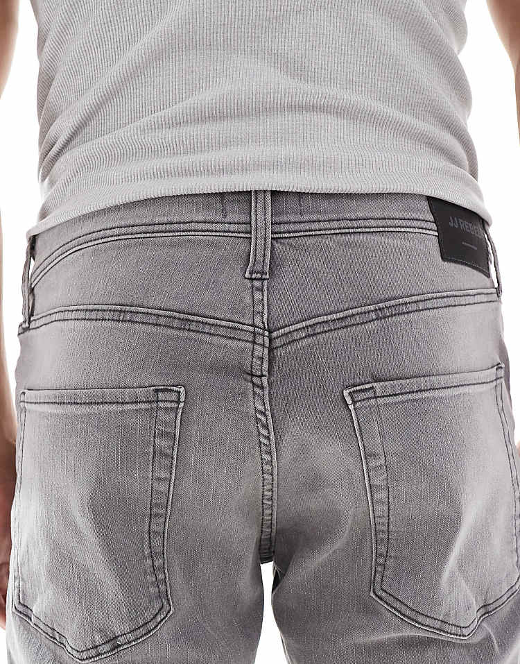 https://images.asos-media.com/products/jj-rebel-adam-tapered-fit-jeans-in-grey/208994367-4?$n_750w$&wid=750&fit=constrain