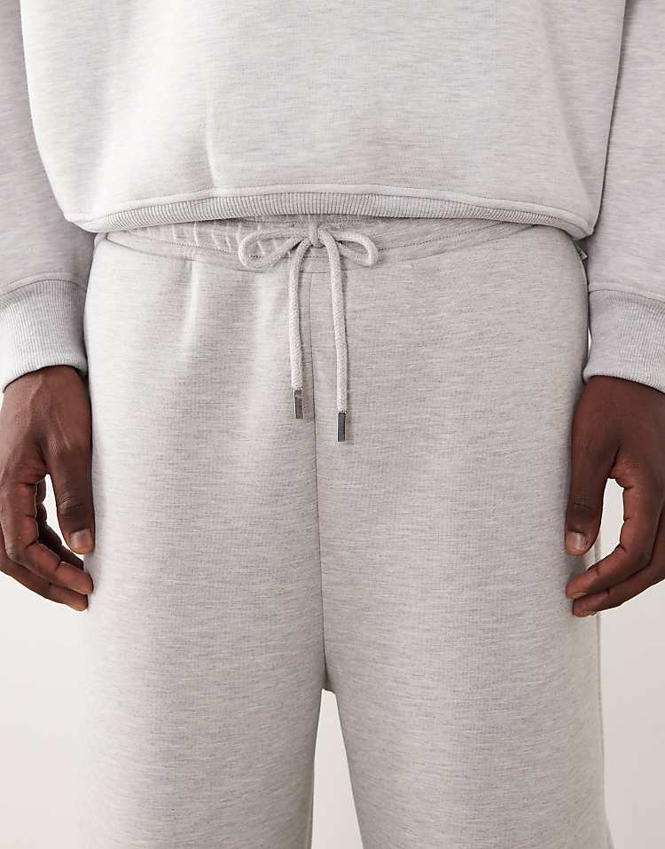 https://images.asos-media.com/products/asos-design-heayweight-wide-leg-jogger-in-scuba-style-fabric-in-grey-marl/209014717-5?$n_750w$&wid=750&fit=constrain