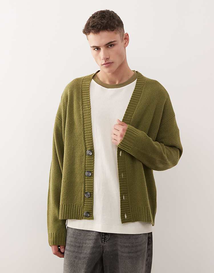 https://images.asos-media.com/products/collusion-knitted-cardigan-in-olive-green/209091513-1-lightgreen?$n_750w$&wid=750&fit=constrain