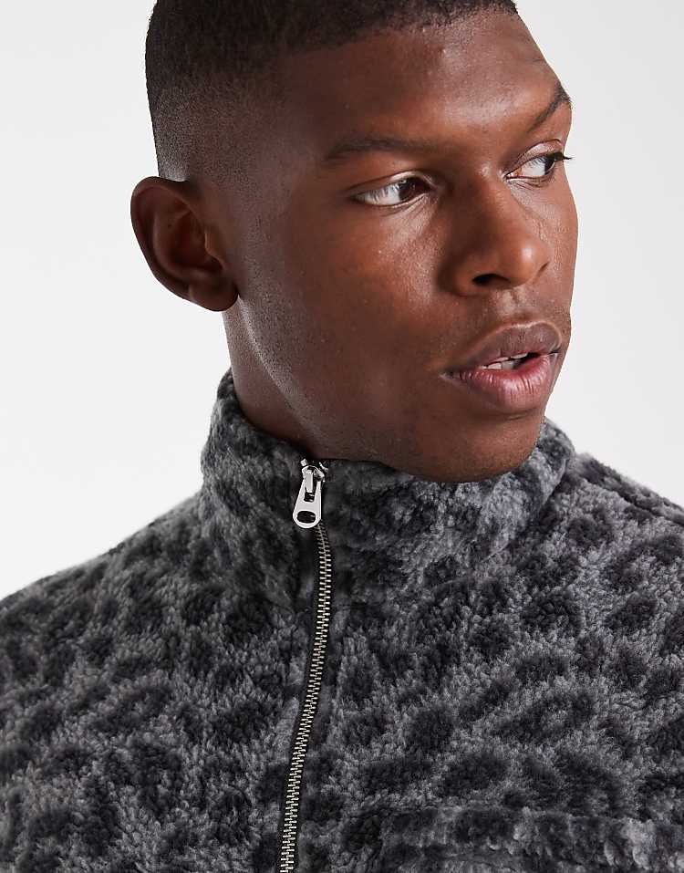 https://images.asos-media.com/products/jack-jones-1-4-zip-fleece-in-leopard/209123178-5?$n_750w$&wid=750&fit=constrain
