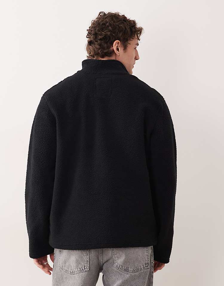 https://images.asos-media.com/products/jack-jones-1-4-zip-fleece-in-black-print/209123188-5?$n_750w$&wid=750&fit=constrain