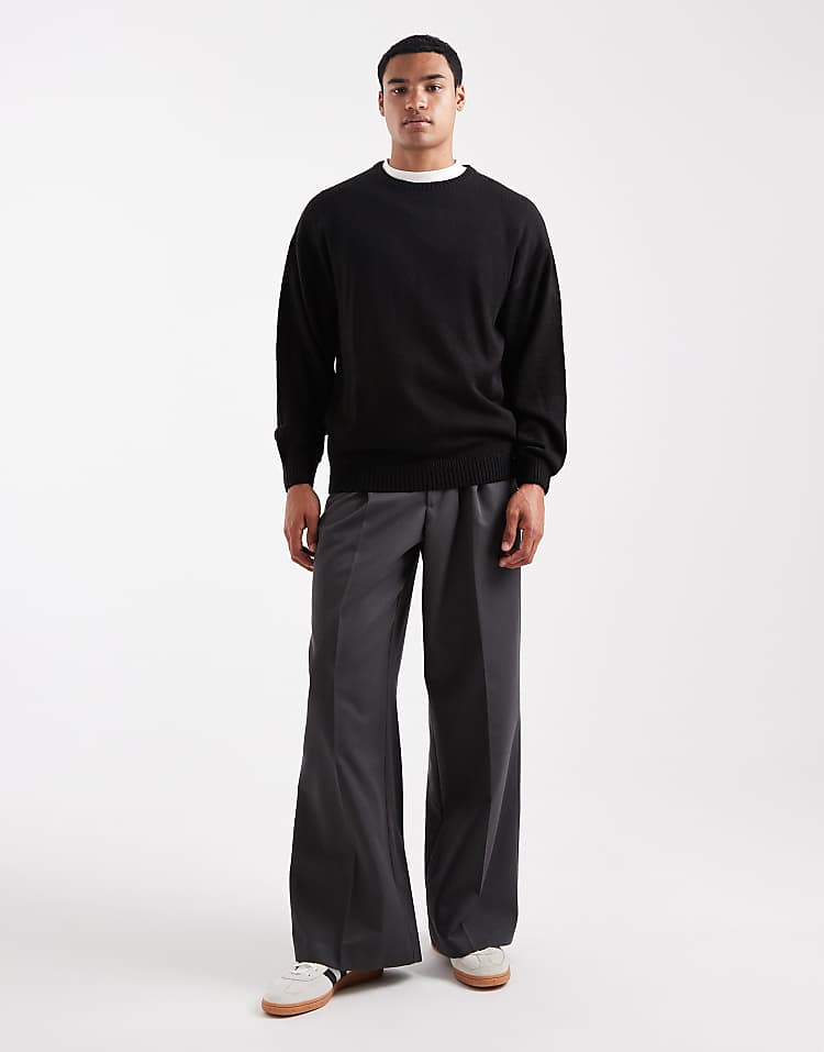 https://images.asos-media.com/products/jj-rebel-relaxed-fit-knit-crew-jumper-in-black/209205537-2?$n_750w$&wid=750&fit=constrain