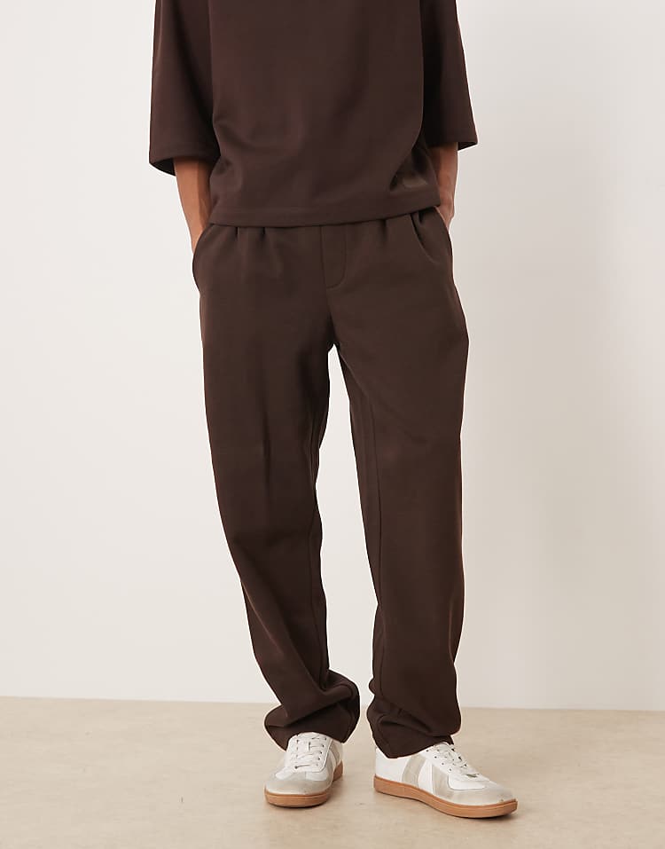 https://images.asos-media.com/products/asos-design-straight-leg-jogger-with-pleats-in-brown/209250923-1-brown?$n_750w$&wid=750&fit=constrain