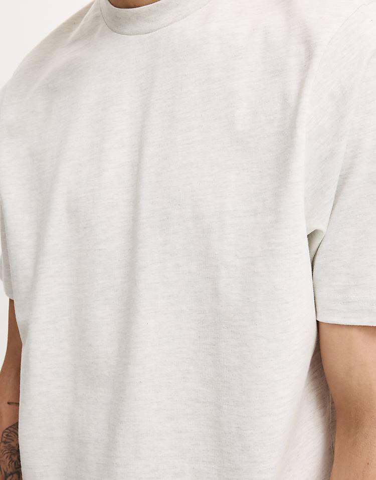https://images.asos-media.com/products/cotton-on-cropped-fit-t-shirt-in-off-white/209287956-4?$n_750w$&wid=750&fit=constrain