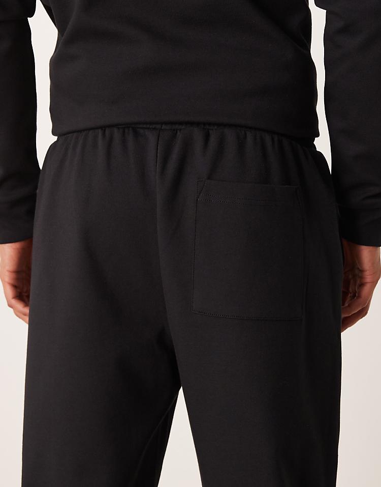 https://images.asos-media.com/products/asos-design-co-ord-breathemax-tapered-joggers-in-black/209331052-4?$n_750w$&wid=750&fit=constrain