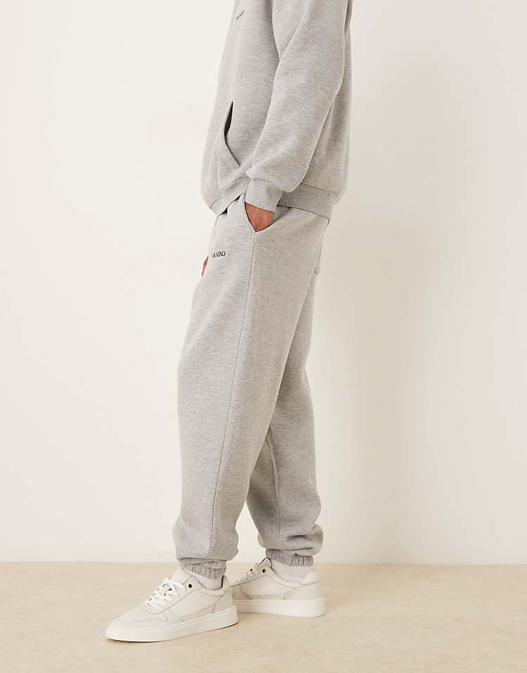 https://images.asos-media.com/products/asos-design-co-ord-oversized-joggers-with-print-in-grey-marl/209332617-3?$n_750w$&wid=750&fit=constrain