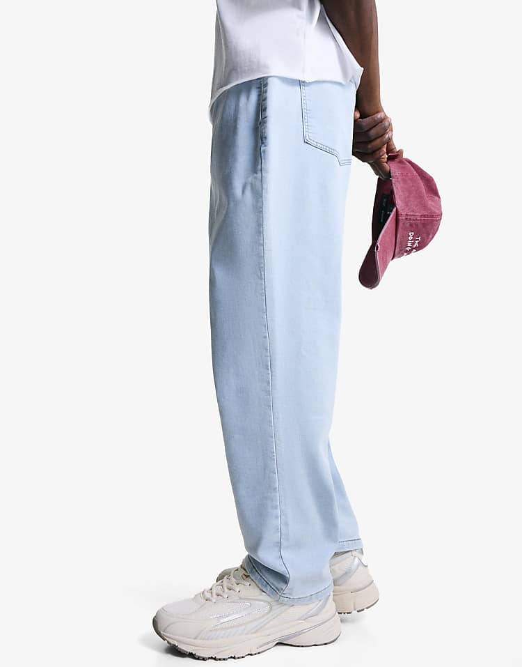 https://images.asos-media.com/products/bershka-jogger-jeans-in-light-bue/209424961-2?$n_750w$&wid=750&fit=constrain