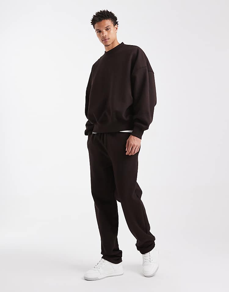 https://images.asos-media.com/products/asos-design-premium-heavyweight-extreme-oversized-sweatshirt-in-400gsm-brown/209434856-2?$n_750w$&wid=750&fit=constrain