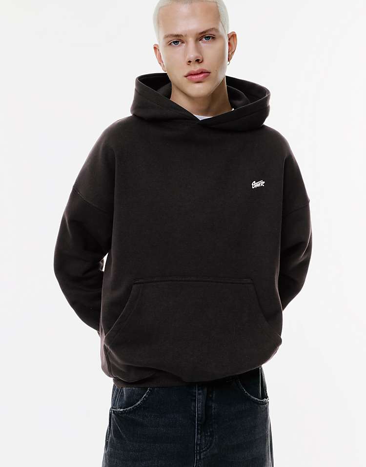 https://images.asos-media.com/products/pullbear-stwd-embroidered-logo-hoodie-in-black/209468824-3?$n_750w$&wid=750&fit=constrain