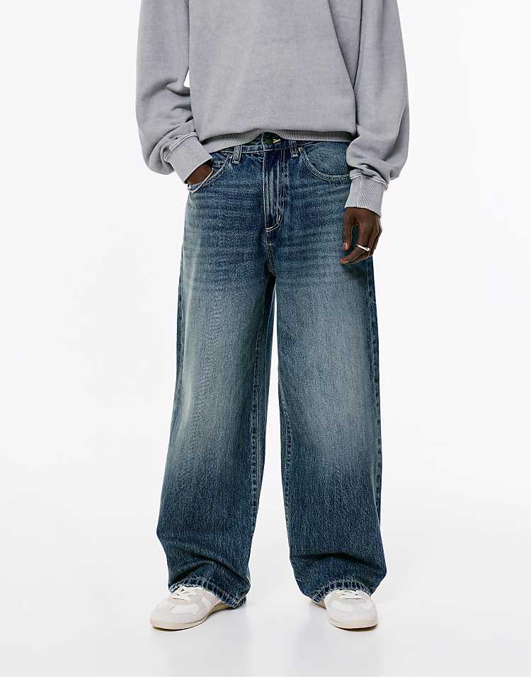 https://images.asos-media.com/products/pullbear-wide-leg-jeans-in-medium-blue/209497291-4?$n_750w$&wid=750&fit=constrain