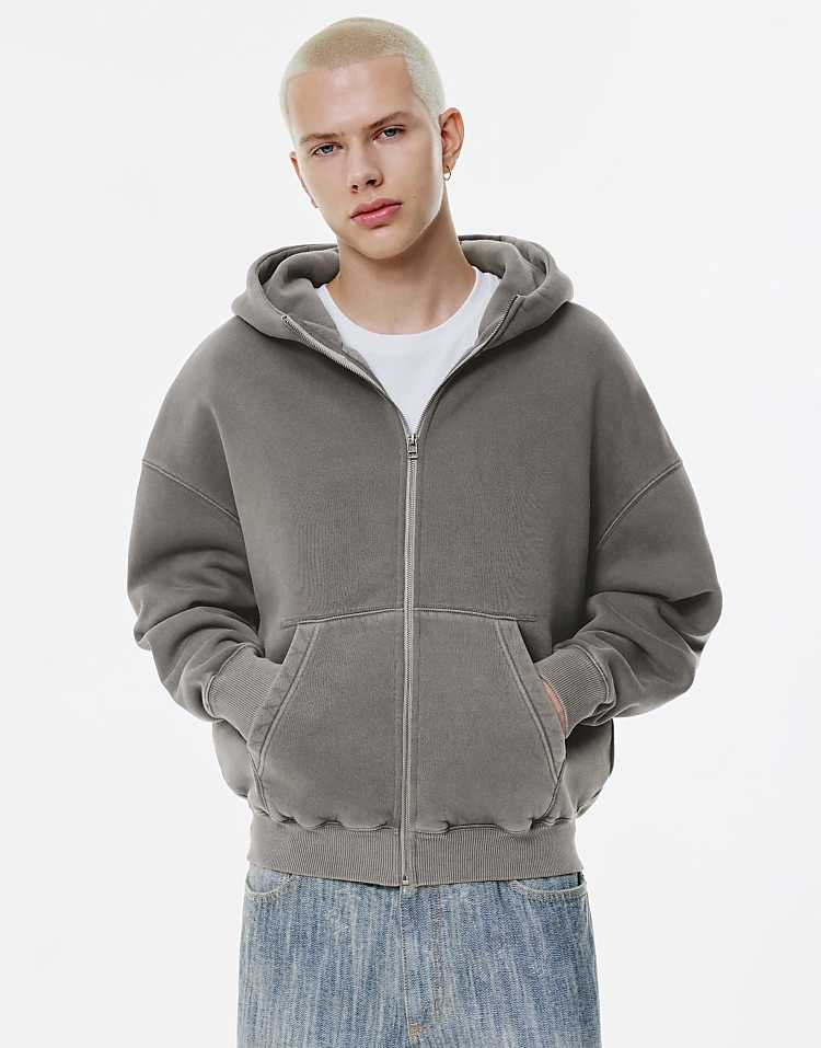 https://images.asos-media.com/products/pullbear-washed-boxy-zip-up-hoodie-in-grey/209565291-1-grey?$n_750w$&wid=750&fit=constrain