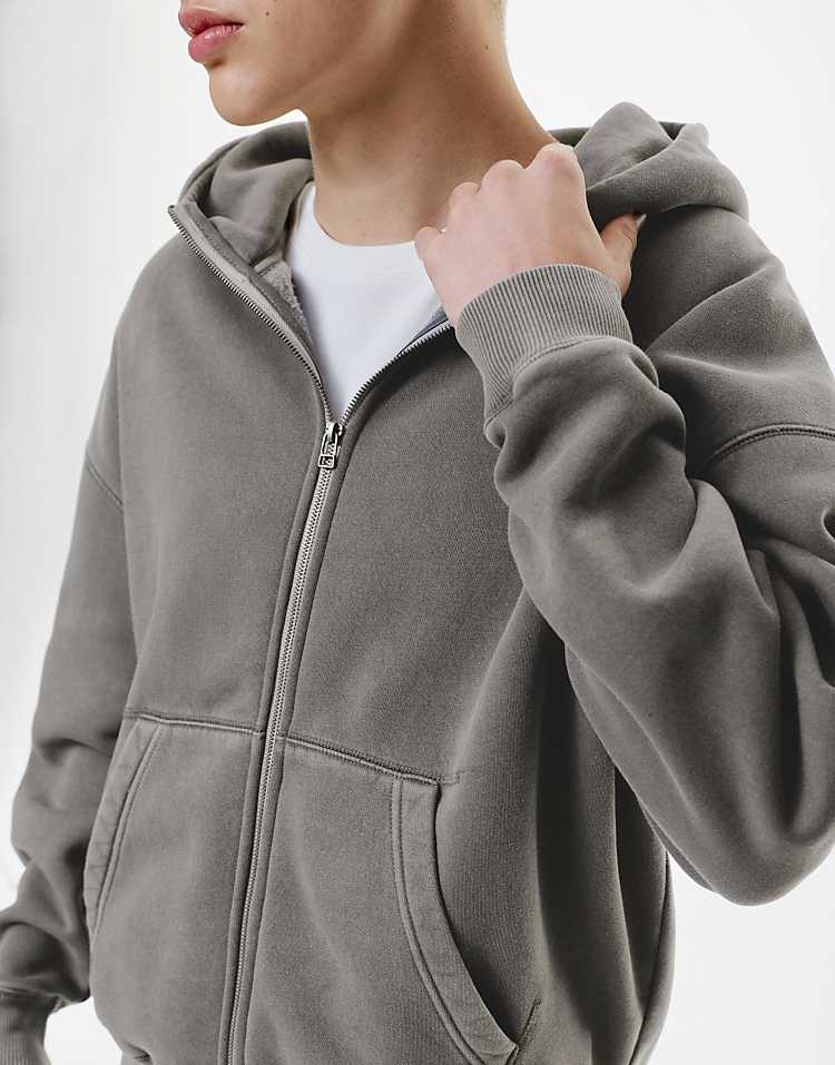 https://images.asos-media.com/products/pullbear-washed-boxy-zip-up-hoodie-in-grey/209565291-4?$n_750w$&wid=750&fit=constrain
