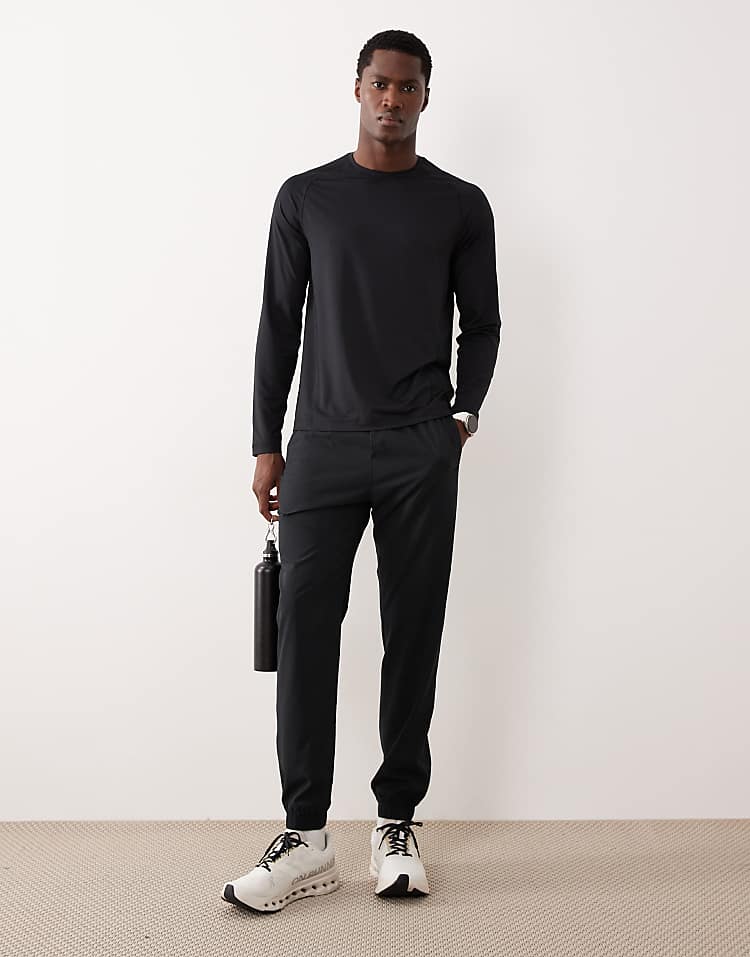 https://images.asos-media.com/products/abercrombie-fitch-ypb-cuffed-workout-joggers-in-black/209607390-1-black?$n_750w$&wid=750&fit=constrain