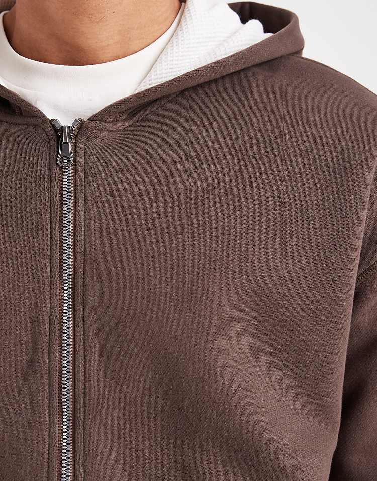 https://images.asos-media.com/products/hollister-boxy-lined-zip-through-hoodie-in-brown/209607619-5?$n_750w$&wid=750&fit=constrain