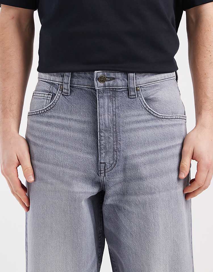 https://images.asos-media.com/products/asos-design-loose-straight-jeans-in-grey-sulphur-wash/209625740-5?$n_750w$&wid=750&fit=constrain