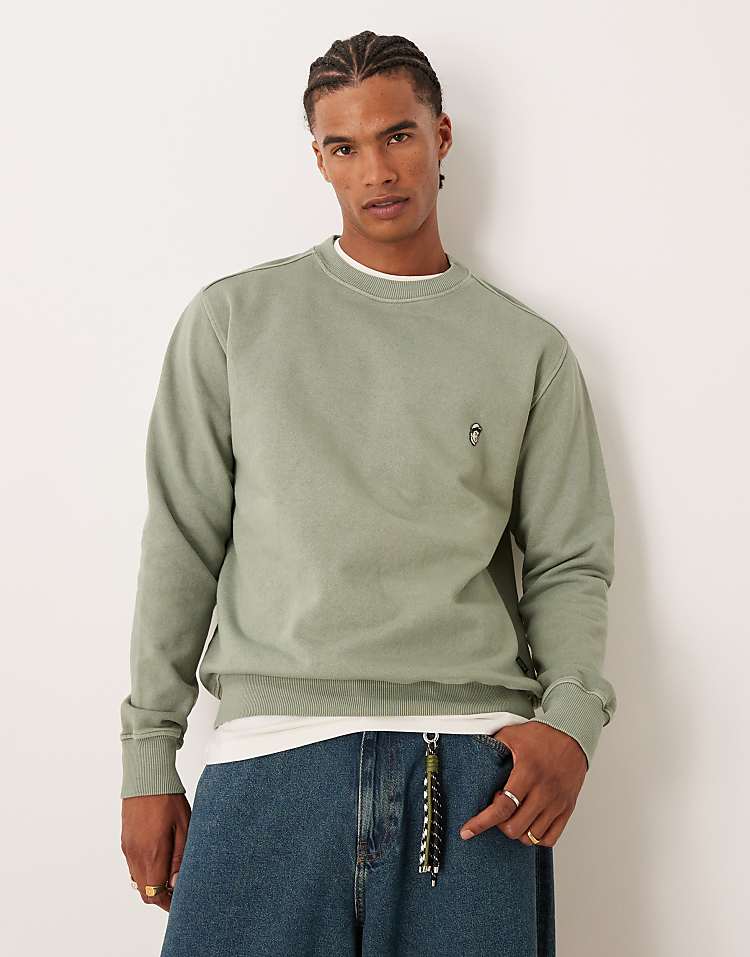 https://images.asos-media.com/products/pompeii-emilio-cotton-sweatshirt-in-sage-green/209641538-1-khaki?$n_750w$&wid=750&fit=constrain