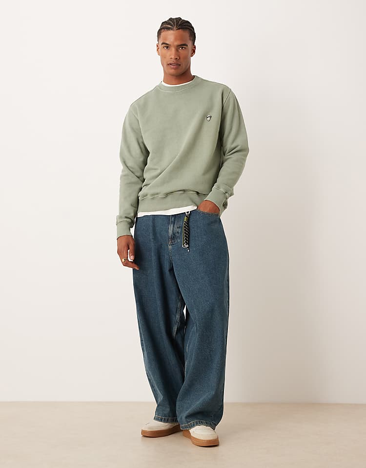 https://images.asos-media.com/products/pompeii-emilio-cotton-sweatshirt-in-sage-green/209641538-2?$n_750w$&wid=750&fit=constrain