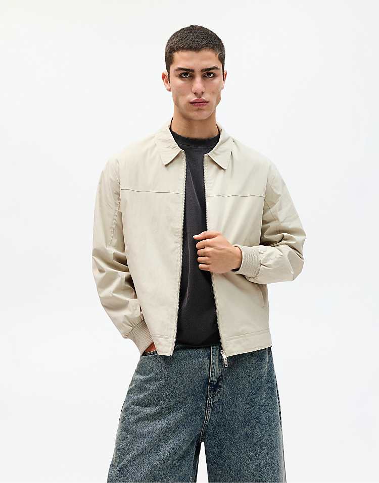 https://images.asos-media.com/products/pullbear-lightweight-jacket-with-lapel-collar-in-sand/209712708-1-sand?$n_750w$&wid=750&fit=constrain