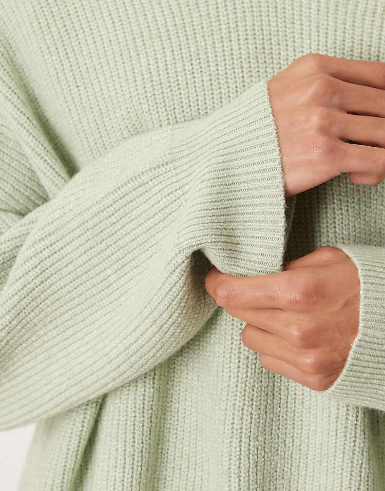 https://images.asos-media.com/products/asos-design-super-oversized-boxy-fit-knitted-fisherman-rib-notch-neck-jumper-in-sage-green/209875392-5?$n_750w$&wid=750&fit=constrain