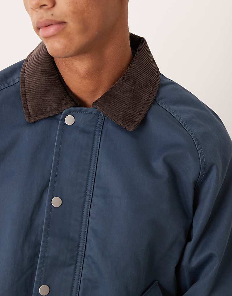 https://images.asos-media.com/products/abercrombie-fitch-cropped-waxed-barn-jacket-in-navy/210090638-5?$n_750w$&wid=750&fit=constrain