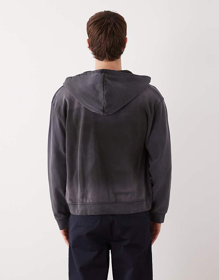 https://images.asos-media.com/products/weekday-shrunken-zip-hoodie-in-washed-black/210242609-5?$n_750w$&wid=750&fit=constrain
